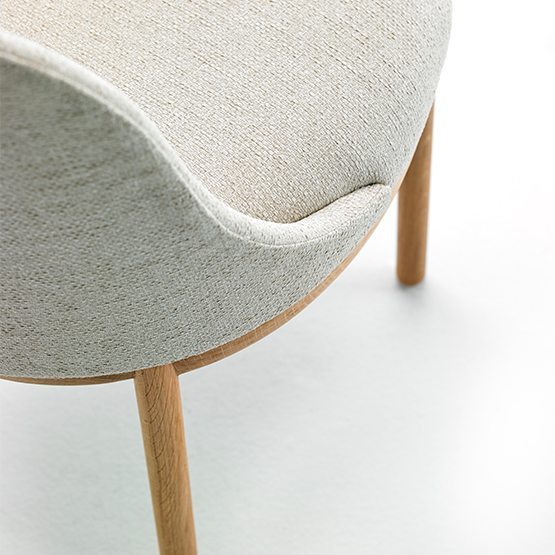 viccarbe aleta chair