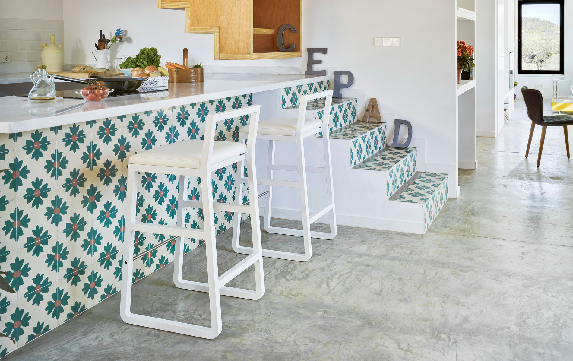 Living Room and Open Space Kitchen - Discovering the Art of Living with