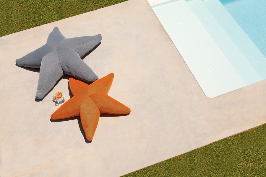 ogo starfish outdoor pouf