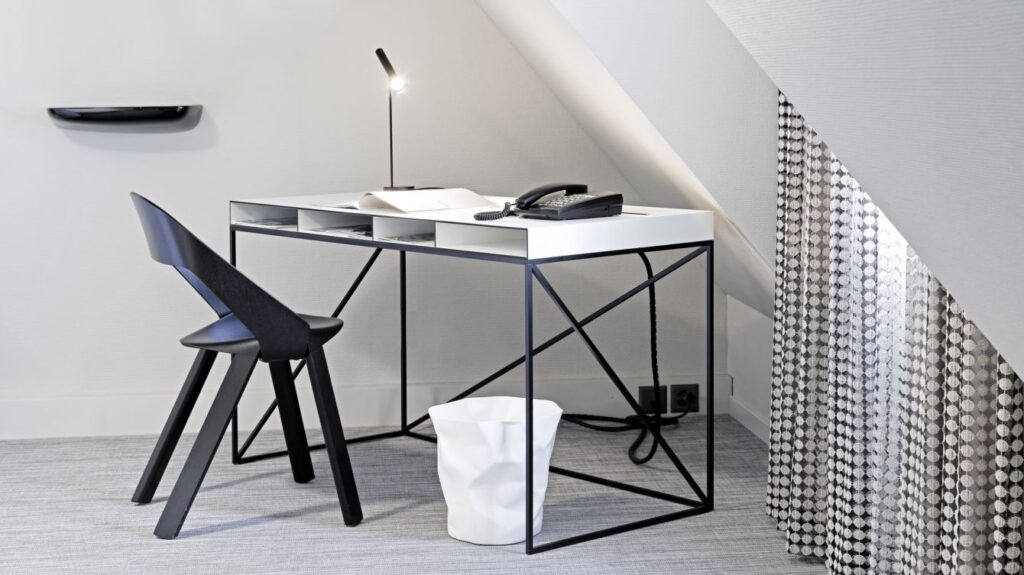 Wogg54 desk