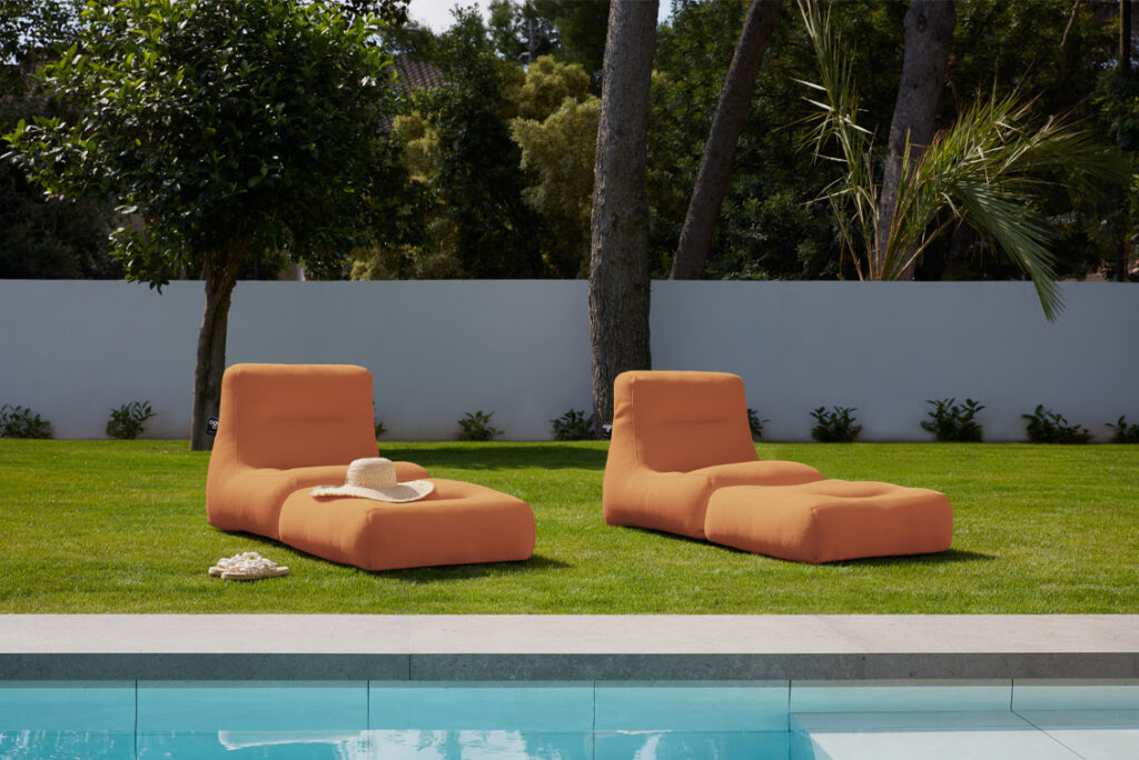 OGO sit pool 1 lounge chair img0