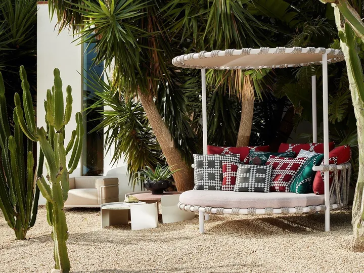 Cassina outdoor furniture img3
