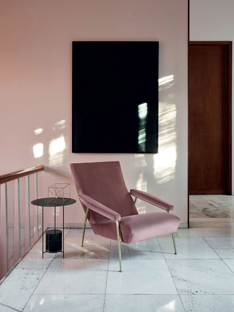 Molteni d153 armchair img3