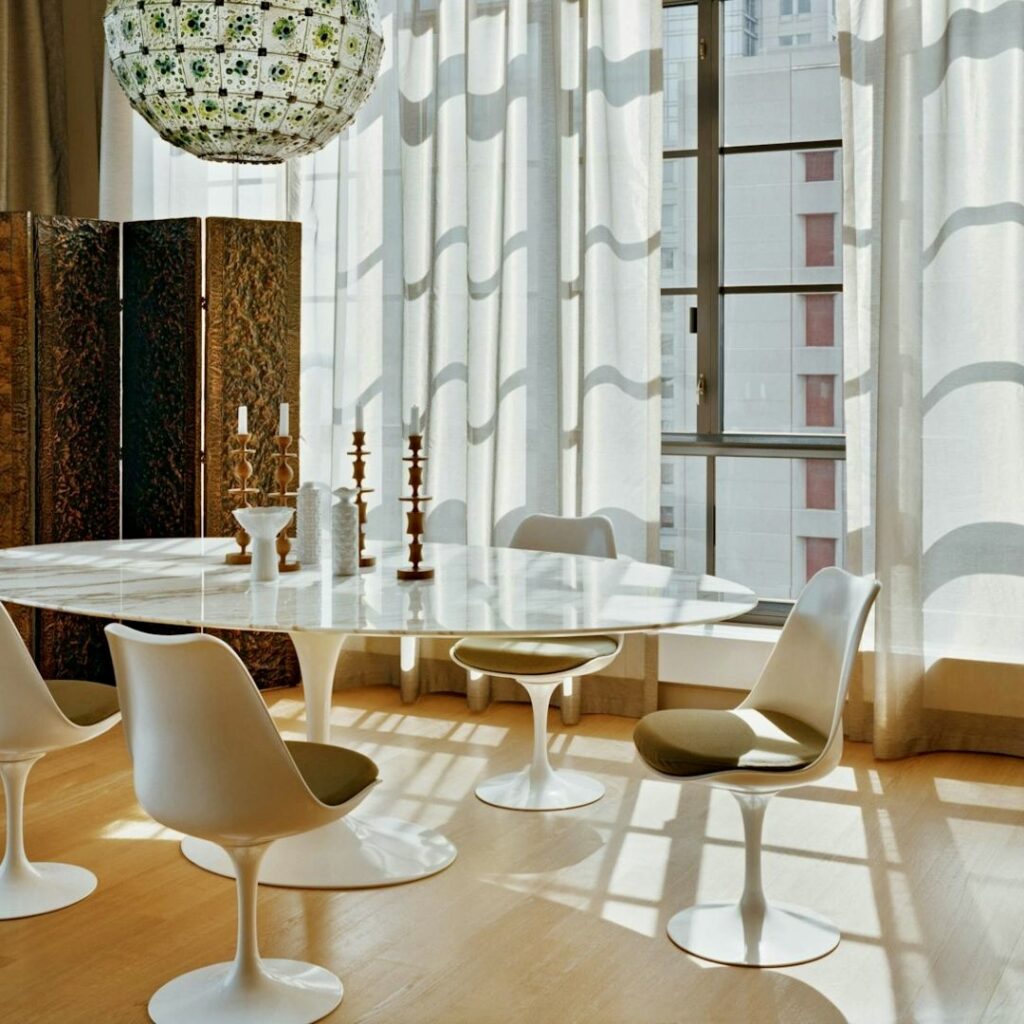 Knoll tulip table img2