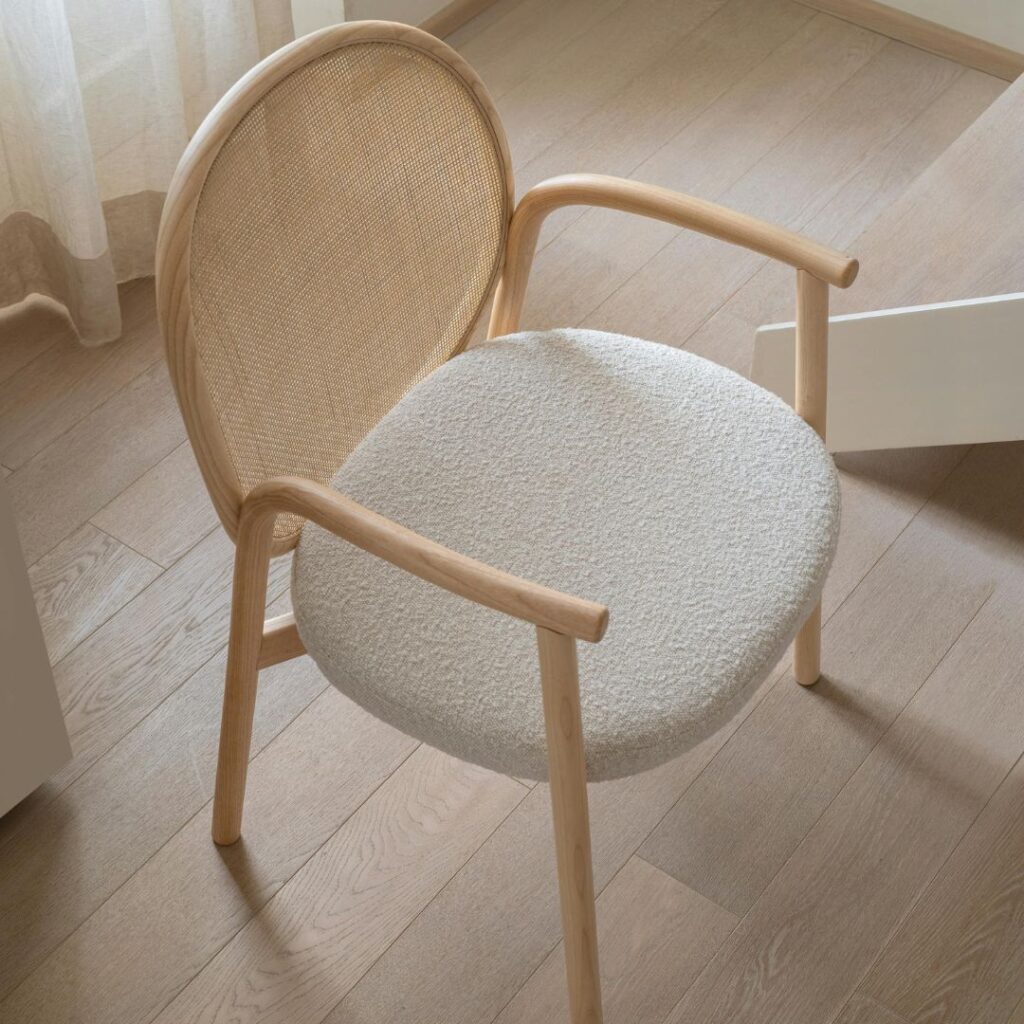 Quinti shields chair img2
