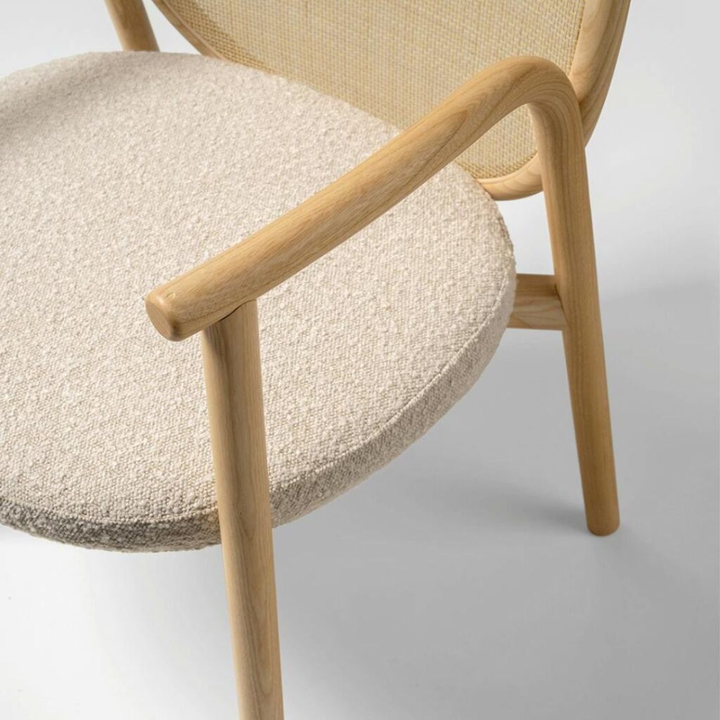 Quinti shields chair img4
